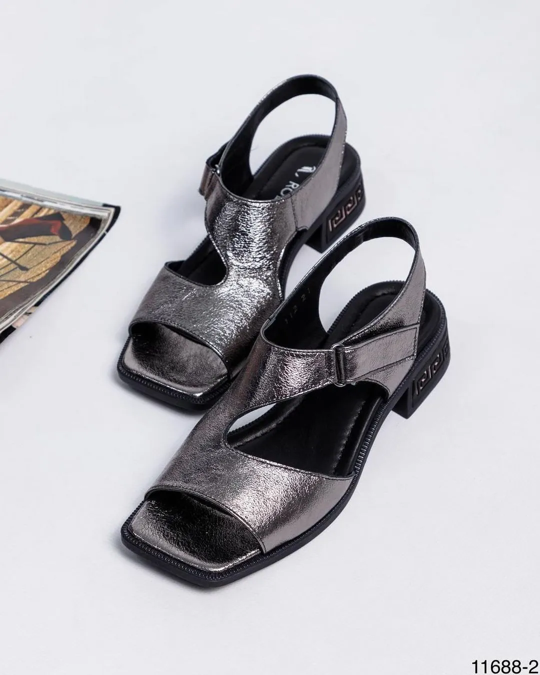 Chic casual leather sandals