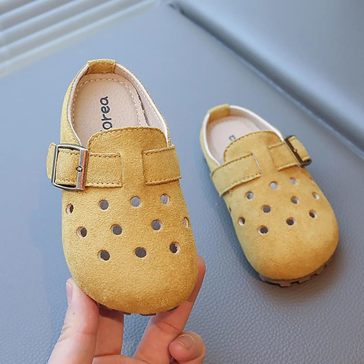 Jelly Sandals for Girls Girls Shoes Comfortable Closed Toe Slip On Sandals Fashionable Princess Casual Slippers Leather and Glitter Straps