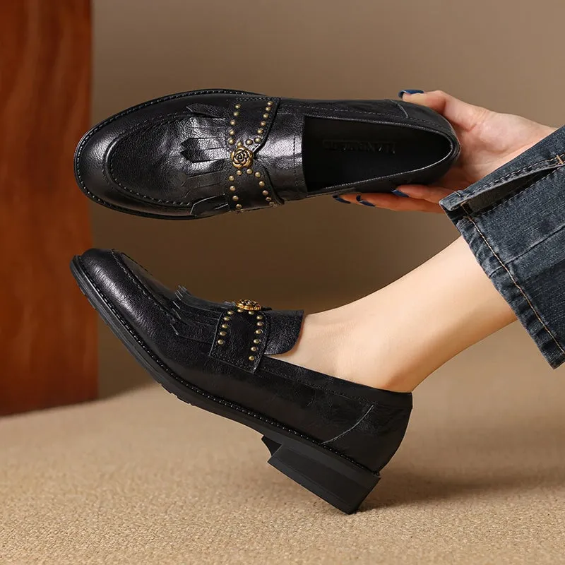 Retro Leather Tassels Loafers for Women Round Toe in Black/Beige